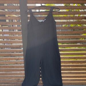 GAP wide leg cropped jumpsuit size small